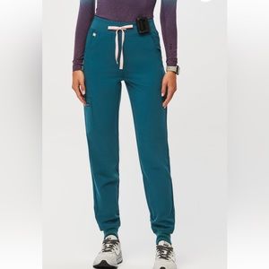 Zamora high waisted scrub pants